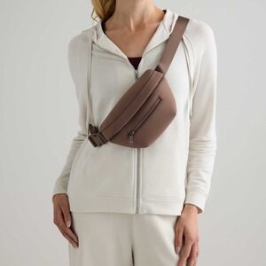 Quince All-Day Neoprene Belt Bag Olive Green Fanny Pack Crossbody Waist Bag